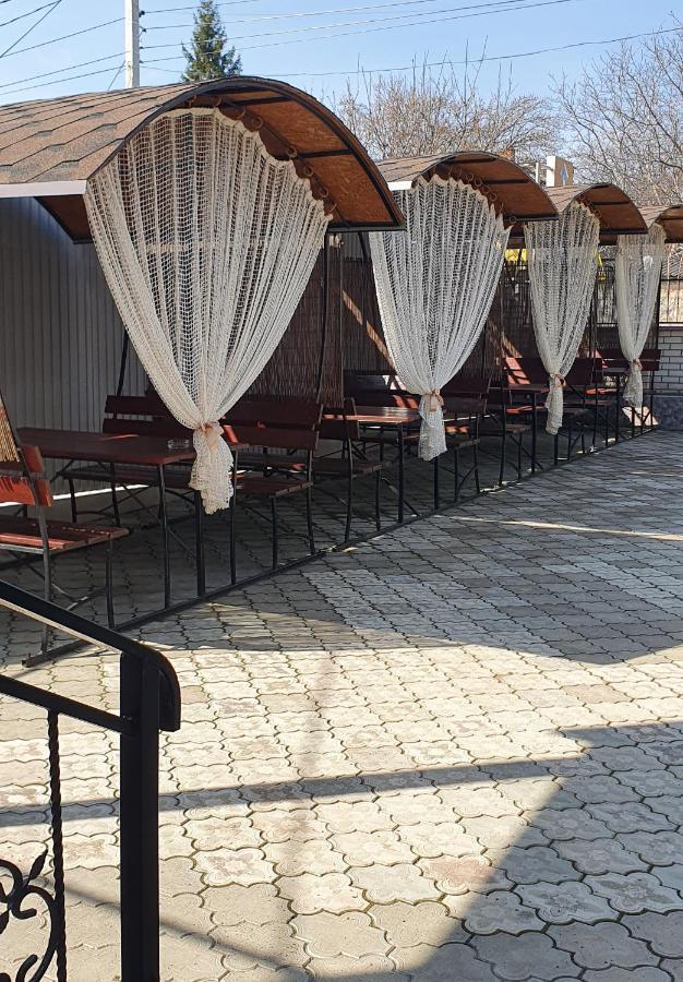 Hotel Konus Falesti Екстер'єр фото