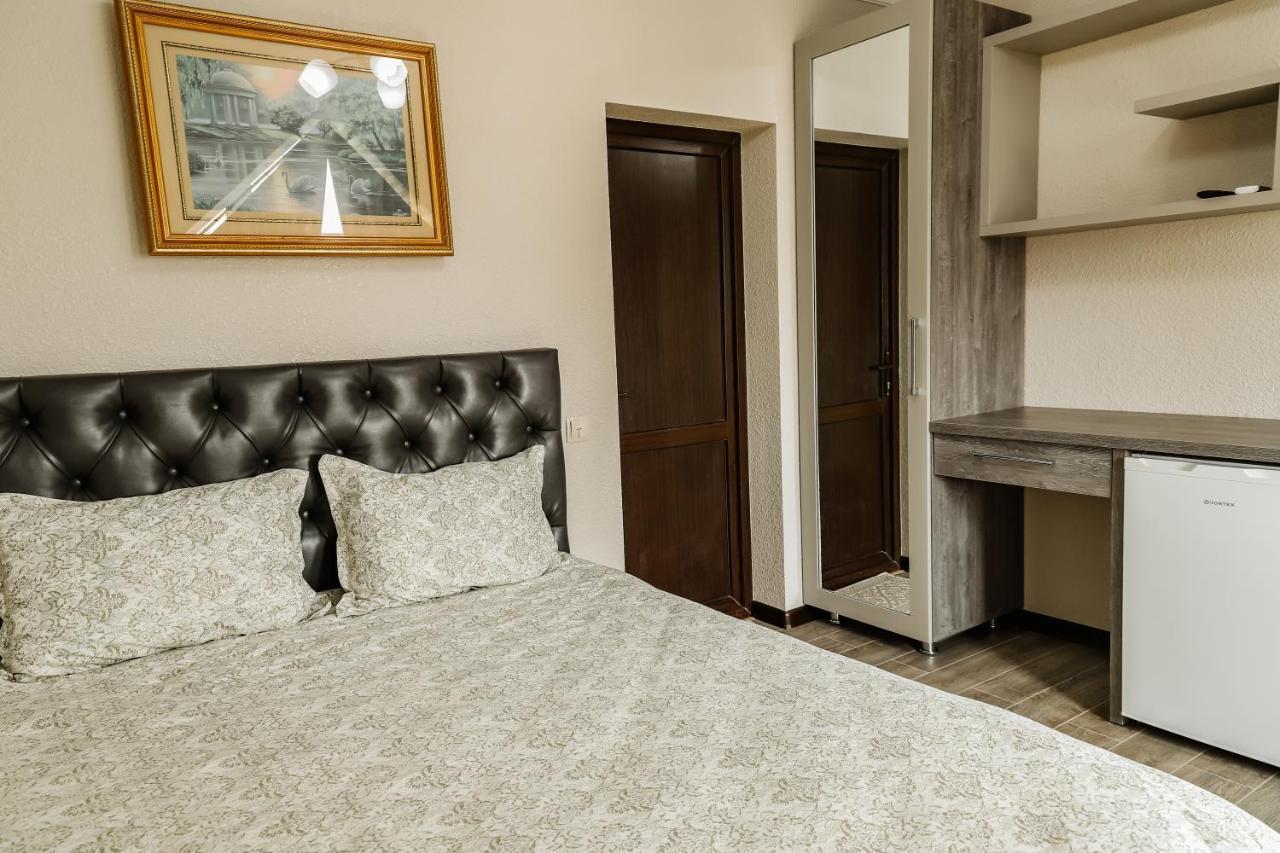 Hotel Konus Falesti Екстер'єр фото