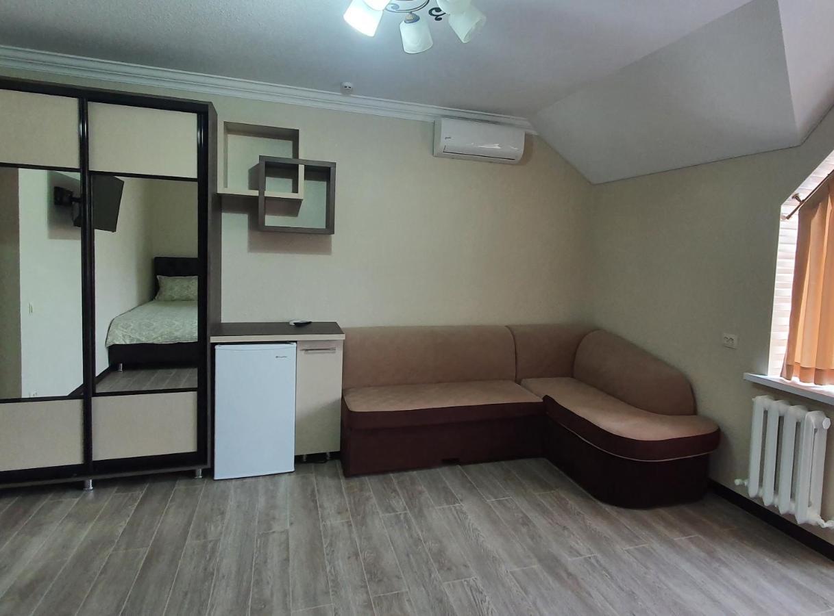 Hotel Konus Falesti Екстер'єр фото