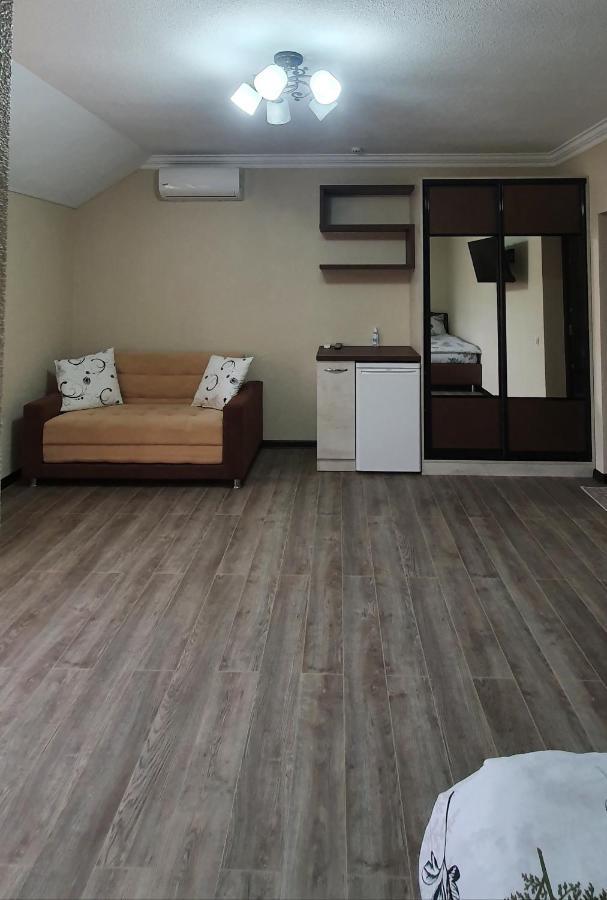 Hotel Konus Falesti Екстер'єр фото